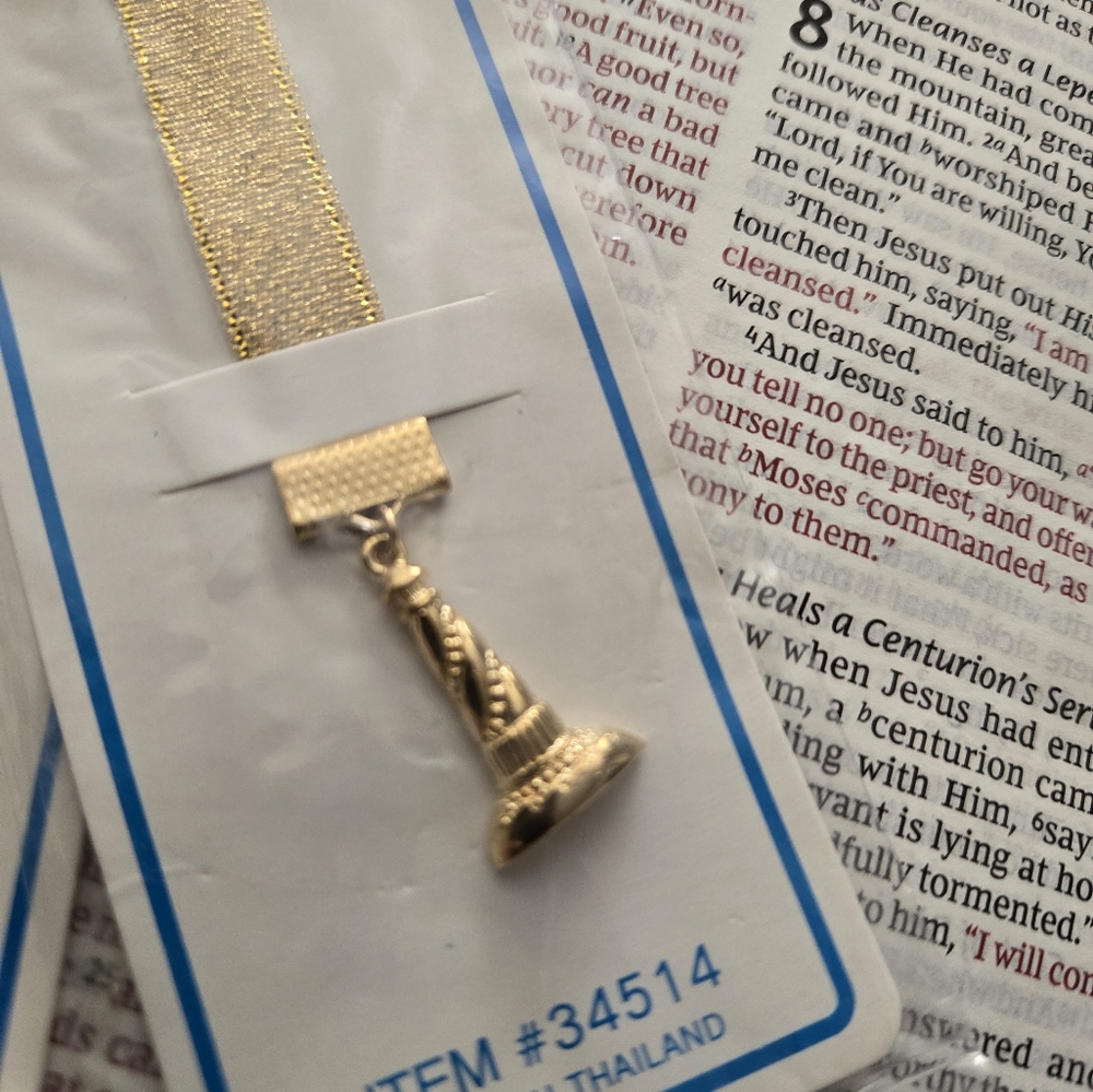Gold-Plated Christian Bookmarks four faith-inspiring designs. - Picture 4 of 8
